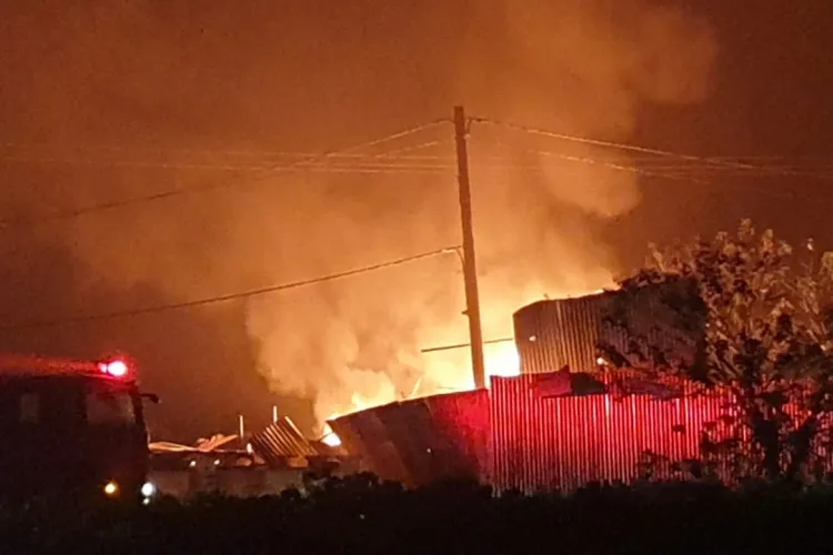 Cháy xưởng sang chiết gas 3 người bị bỏng